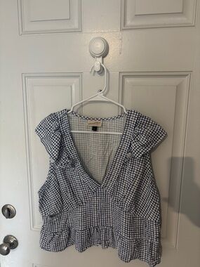 Universal Thread Blue & White Gingham Set (V-neck Shirt & Skirt)